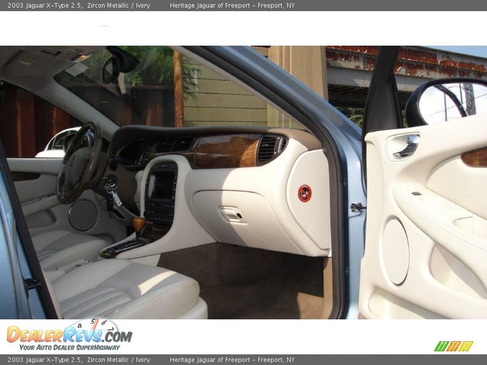 2003 Jaguar X-Type 2.5 Zircon Metallic / Ivory Photo #26