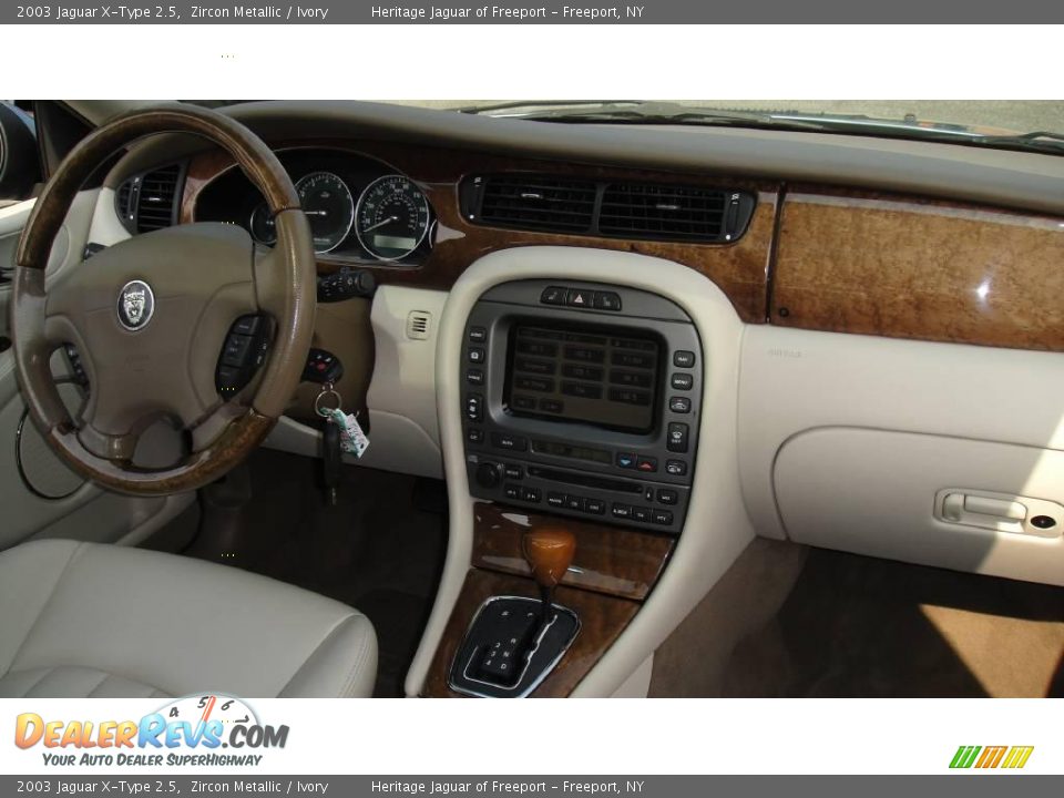 2003 Jaguar X-Type 2.5 Zircon Metallic / Ivory Photo #27