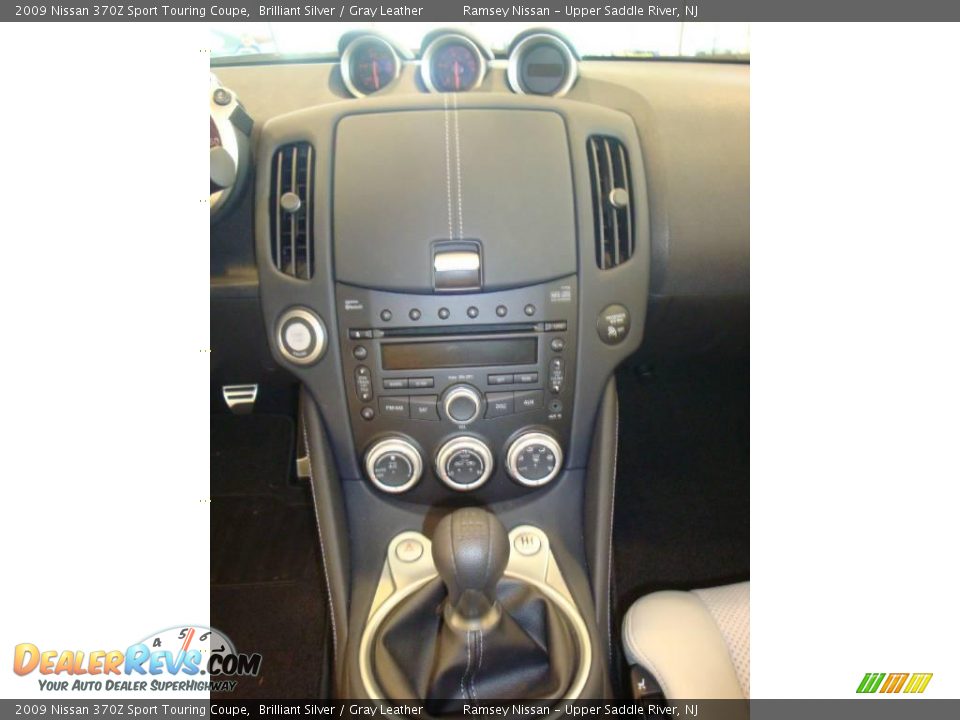 2009 Nissan 370Z Sport Touring Coupe Brilliant Silver / Gray Leather Photo #34