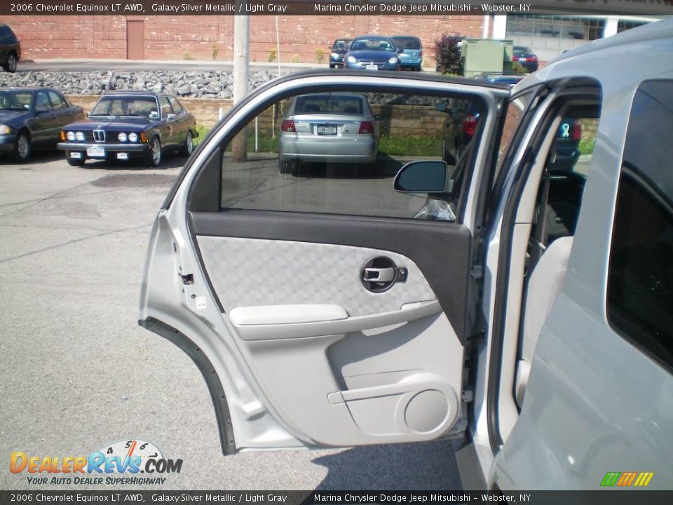 2006 Chevrolet Equinox LT AWD Galaxy Silver Metallic / Light Gray Photo #17