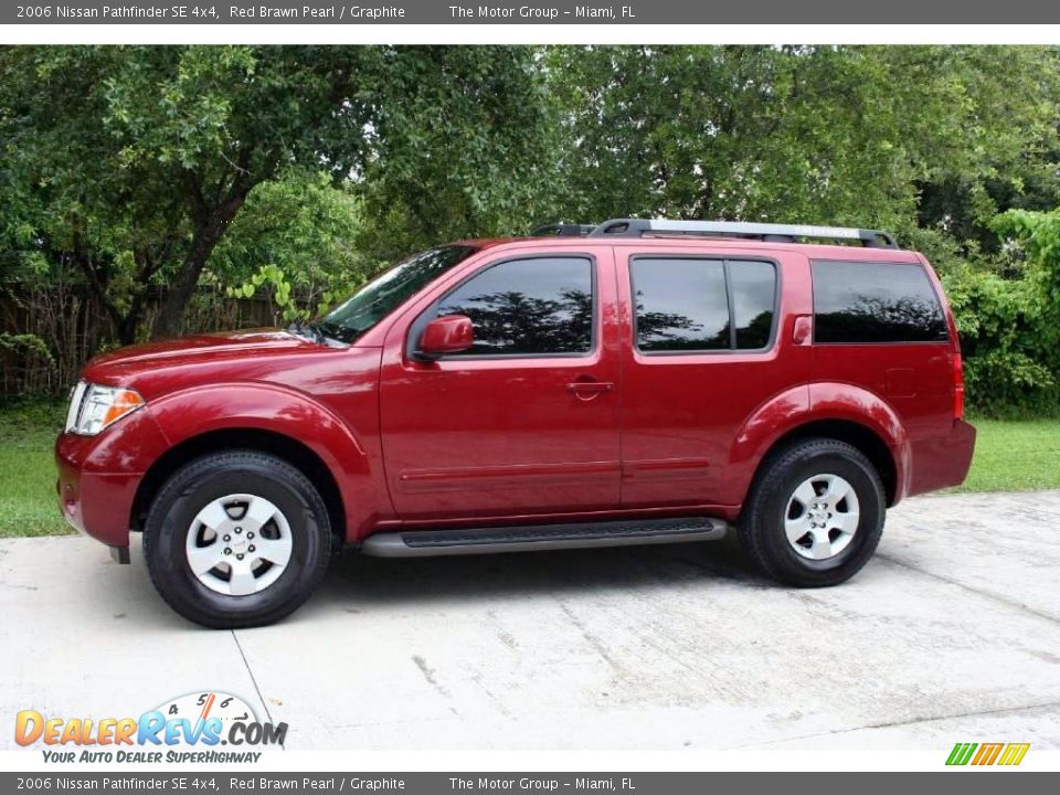 2006 Nissan Pathfinder SE 4x4 Red Brawn Pearl / Graphite Photo #3