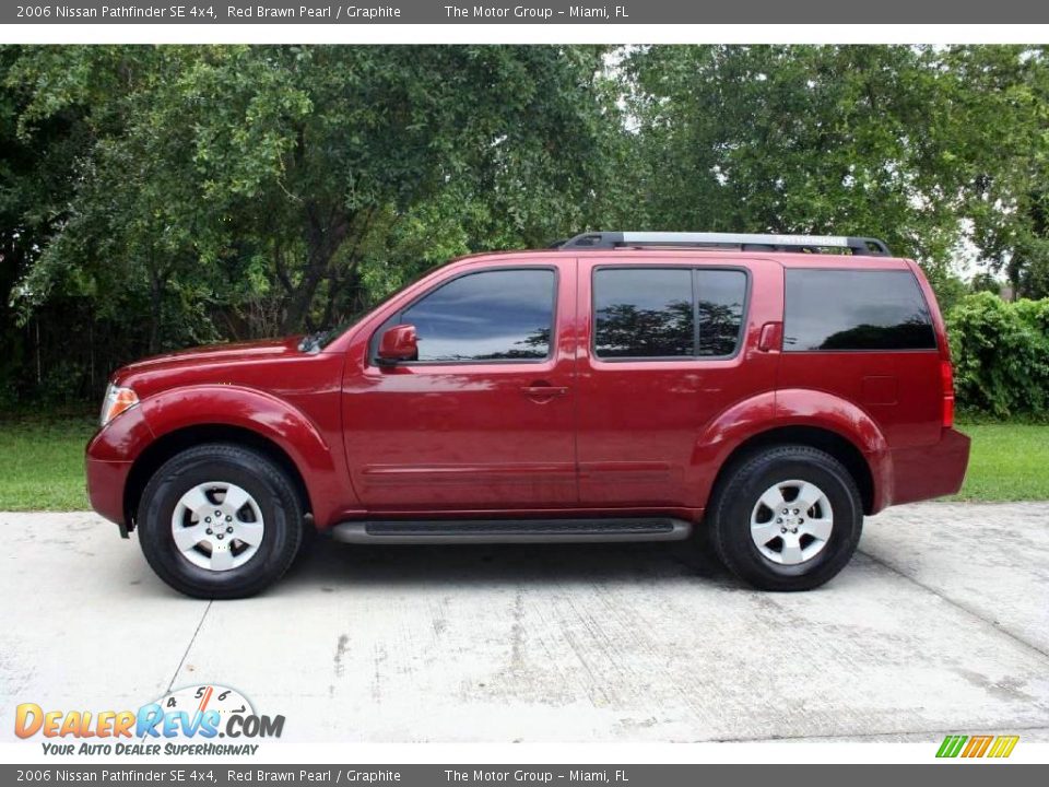 2006 Nissan Pathfinder SE 4x4 Red Brawn Pearl / Graphite Photo #4