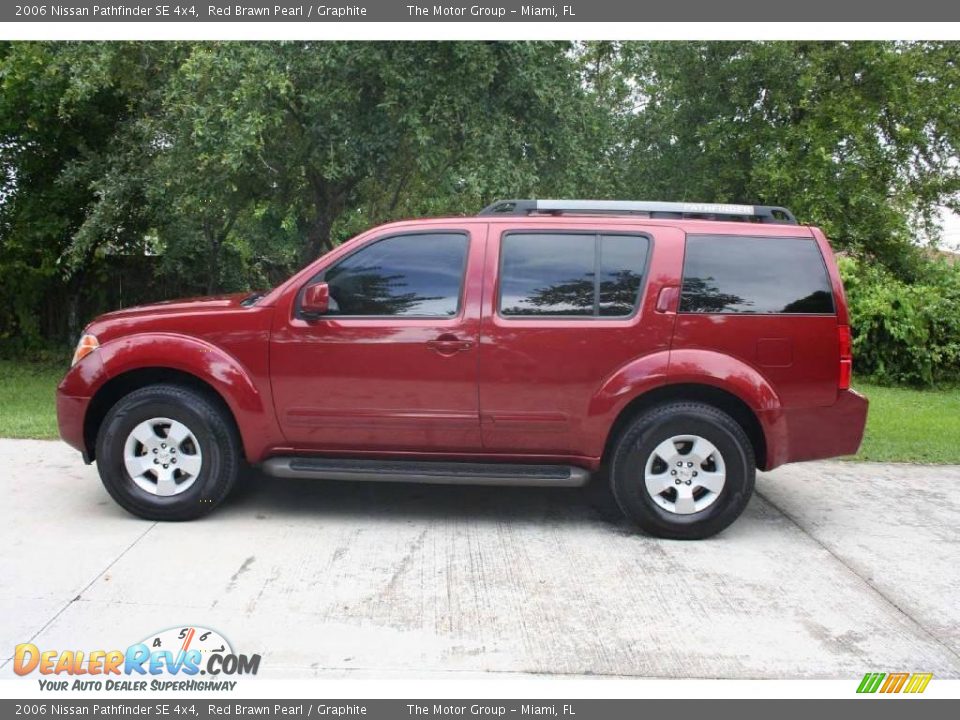 2006 Nissan Pathfinder SE 4x4 Red Brawn Pearl / Graphite Photo #5