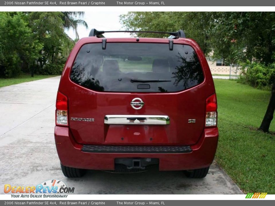 2006 Nissan Pathfinder SE 4x4 Red Brawn Pearl / Graphite Photo #9