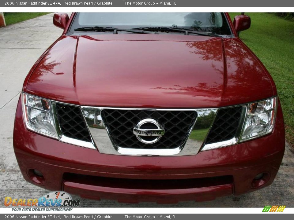 2006 Nissan Pathfinder SE 4x4 Red Brawn Pearl / Graphite Photo #20