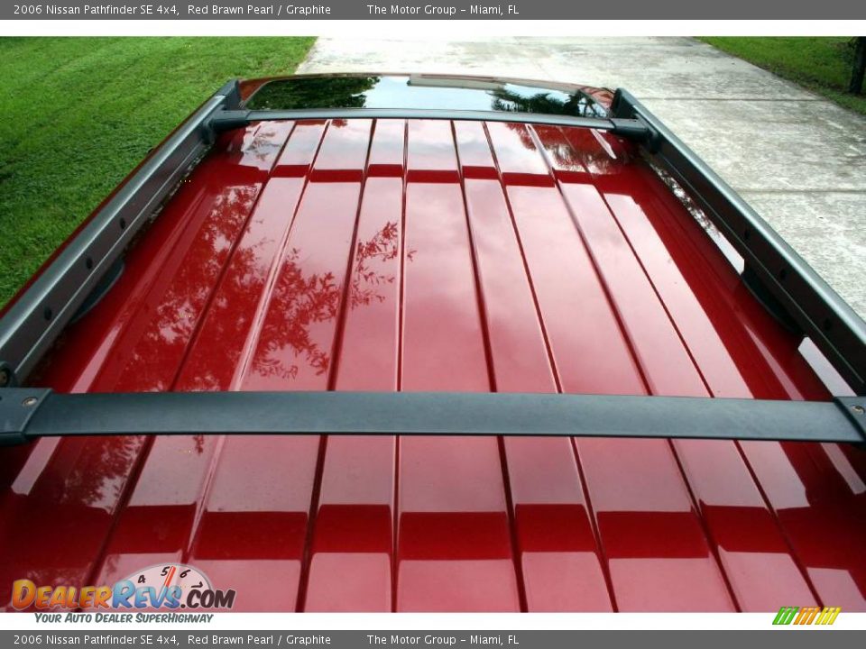 2006 Nissan Pathfinder SE 4x4 Red Brawn Pearl / Graphite Photo #21