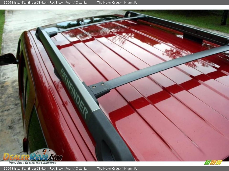 2006 Nissan Pathfinder SE 4x4 Red Brawn Pearl / Graphite Photo #23