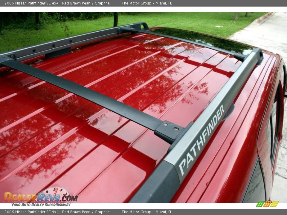 2006 Nissan Pathfinder SE 4x4 Red Brawn Pearl / Graphite Photo #24