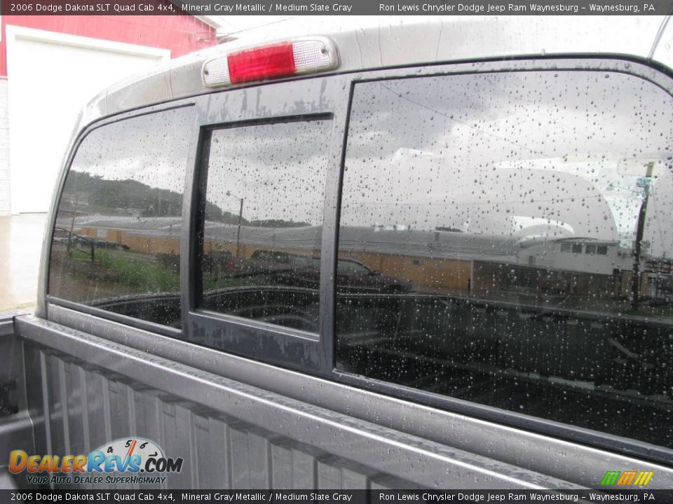 2006 Dodge Dakota SLT Quad Cab 4x4 Mineral Gray Metallic / Medium Slate Gray Photo #14