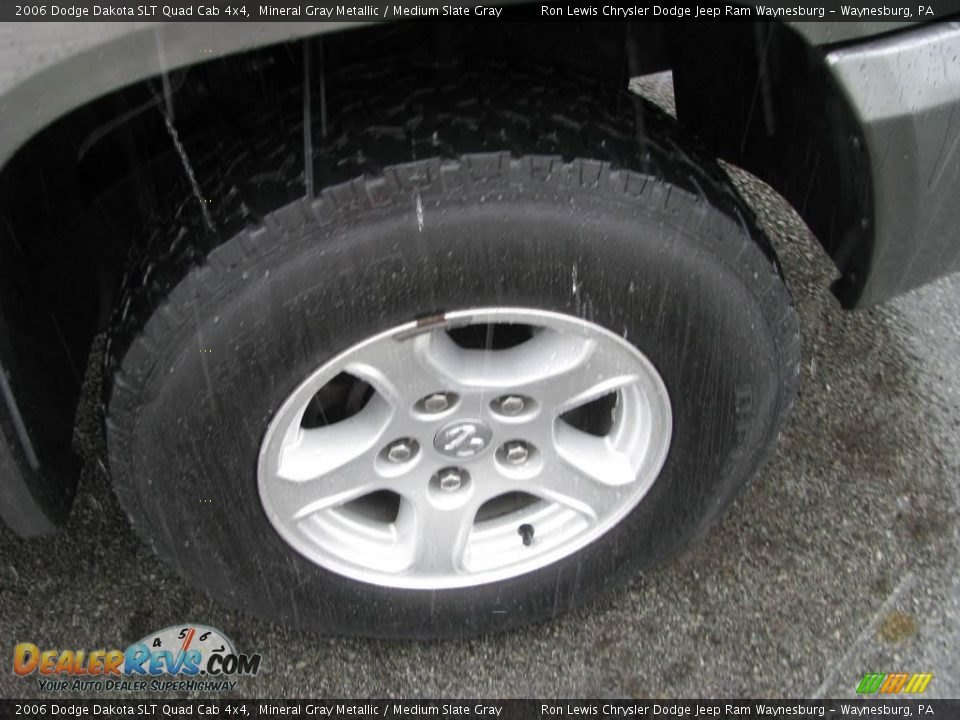 2006 Dodge Dakota SLT Quad Cab 4x4 Mineral Gray Metallic / Medium Slate Gray Photo #16
