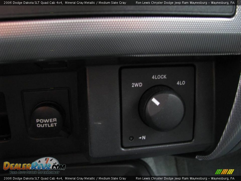 2006 Dodge Dakota SLT Quad Cab 4x4 Mineral Gray Metallic / Medium Slate Gray Photo #21