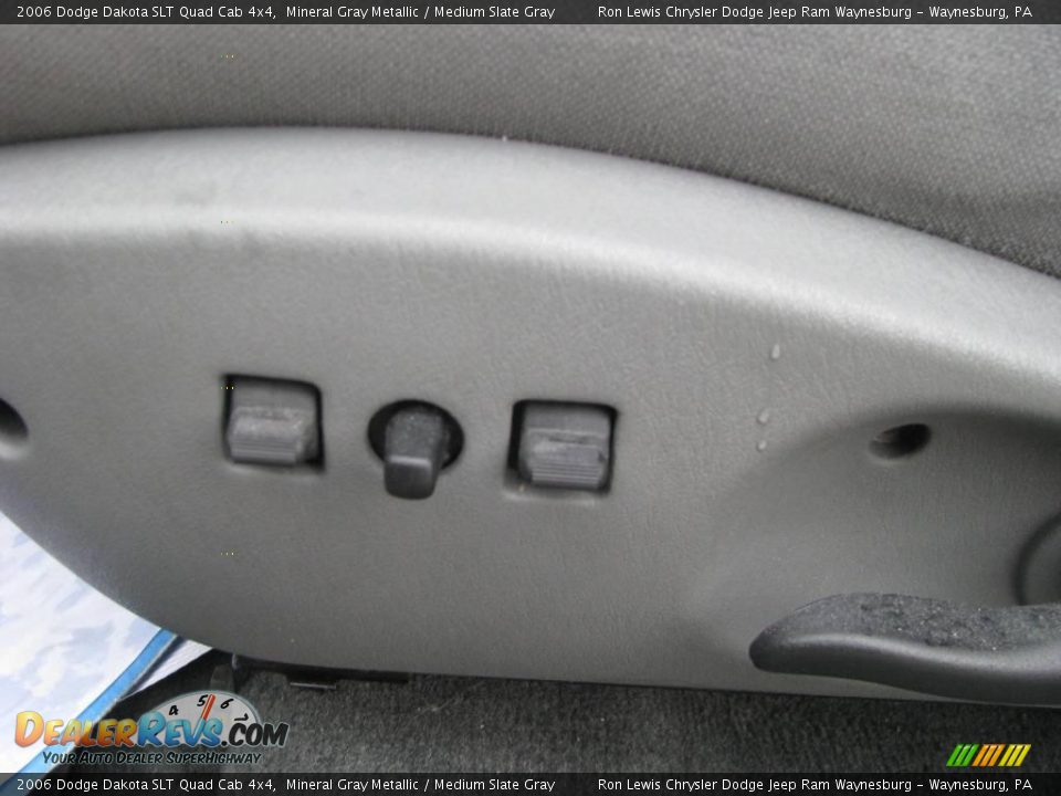 2006 Dodge Dakota SLT Quad Cab 4x4 Mineral Gray Metallic / Medium Slate Gray Photo #22