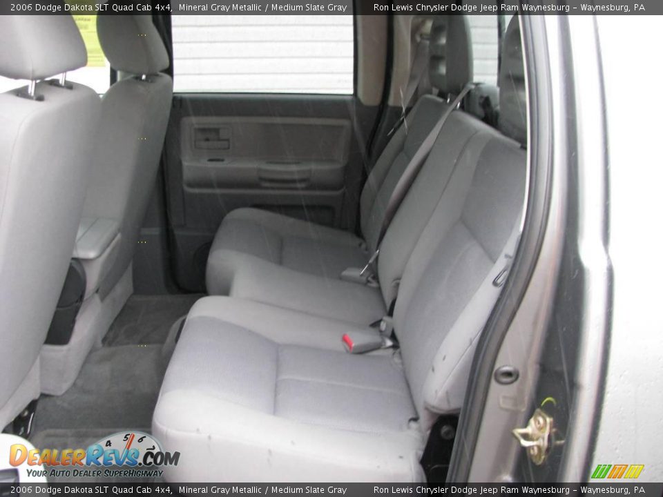2006 Dodge Dakota SLT Quad Cab 4x4 Mineral Gray Metallic / Medium Slate Gray Photo #24
