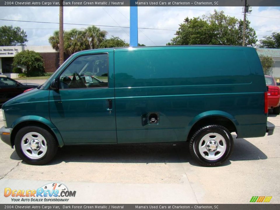 2004 Chevrolet Astro Cargo Van Dark Forest Green Metallic / Neutral Photo #5