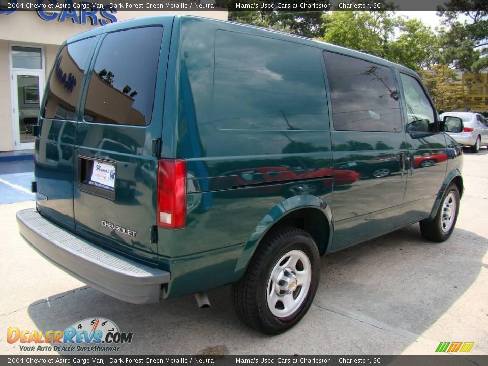 2004 Chevrolet Astro Cargo Van Dark Forest Green Metallic / Neutral Photo #8
