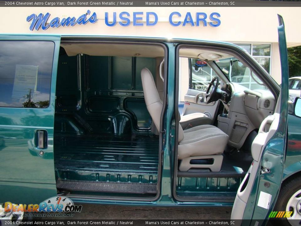 2004 Chevrolet Astro Cargo Van Dark Forest Green Metallic / Neutral Photo #12