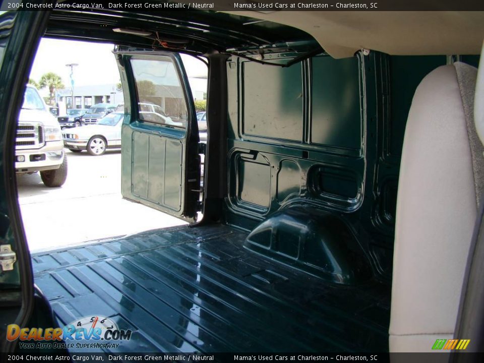 2004 Chevrolet Astro Cargo Van Dark Forest Green Metallic / Neutral Photo #14