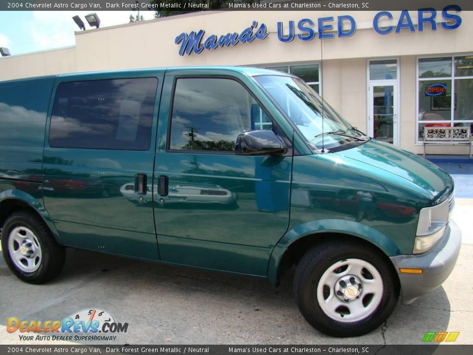 2004 Chevrolet Astro Cargo Van Dark Forest Green Metallic / Neutral Photo #22