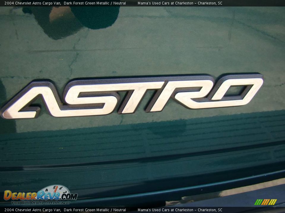 2004 Chevrolet Astro Cargo Van Dark Forest Green Metallic / Neutral Photo #27