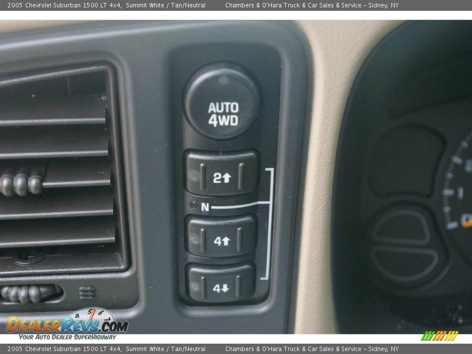 2005 Chevrolet Suburban 1500 LT 4x4 Summit White / Tan/Neutral Photo #8