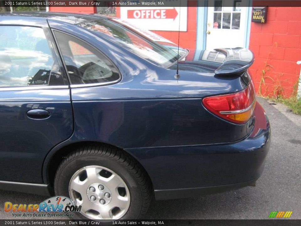 2001 Saturn L Series L300 Sedan Dark Blue / Gray Photo #10