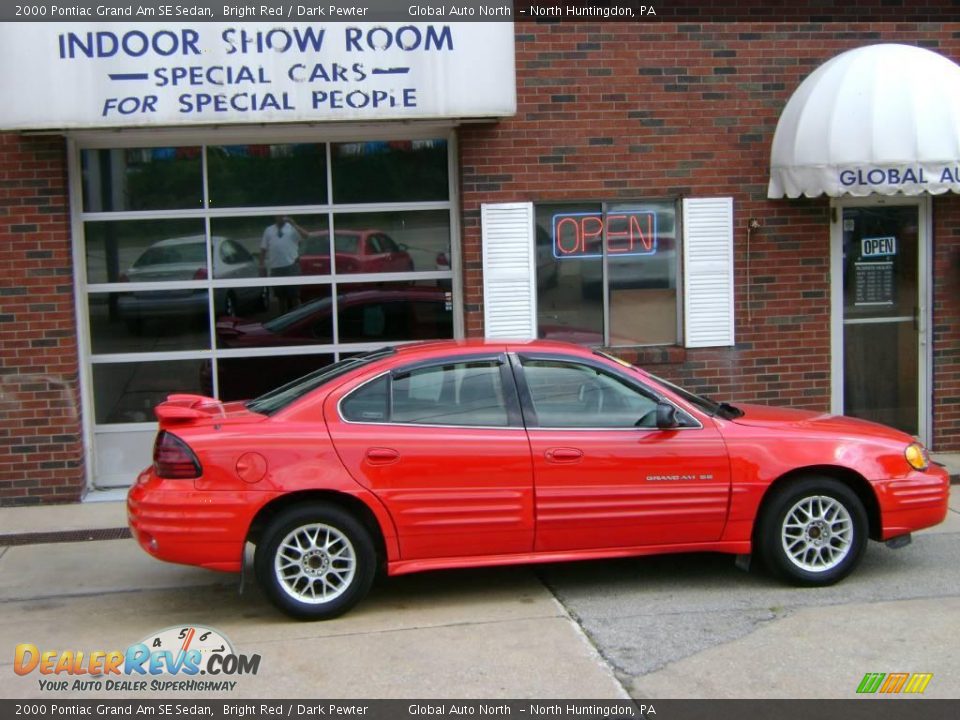 2000 Pontiac Grand Am SE Sedan Bright Red / Dark Pewter Photo #1