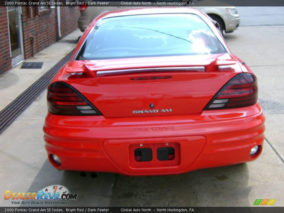 2000 Pontiac Grand Am SE Sedan Bright Red / Dark Pewter Photo #5