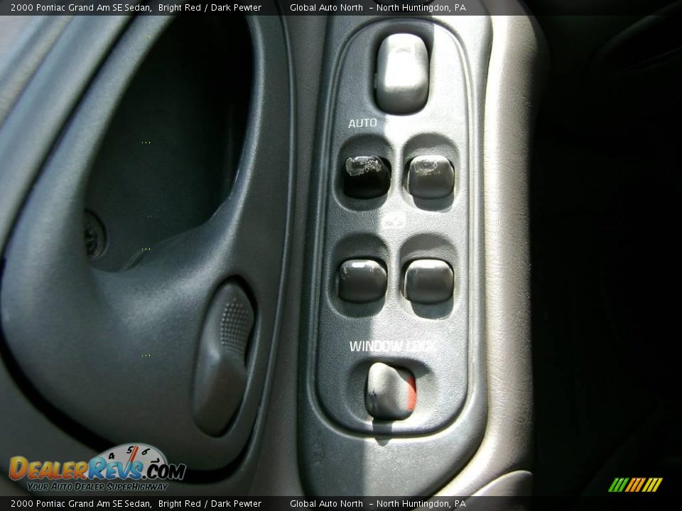 2000 Pontiac Grand Am SE Sedan Bright Red / Dark Pewter Photo #9