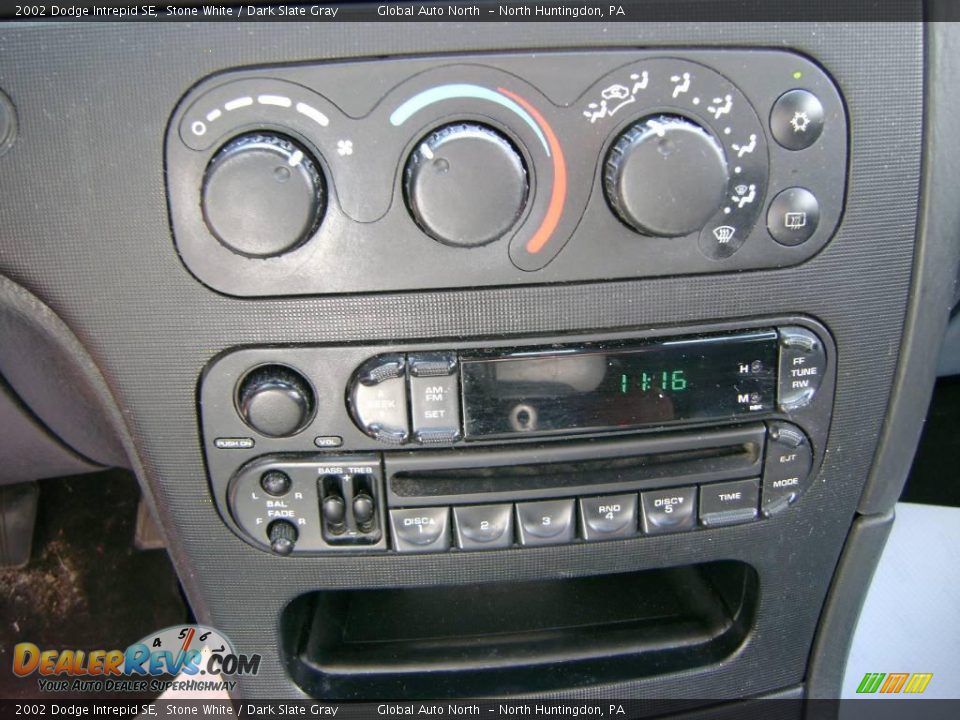 2002 Dodge Intrepid SE Stone White / Dark Slate Gray Photo #8