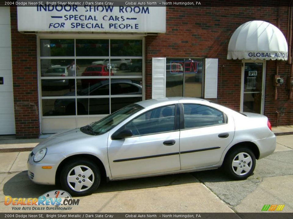 2004 Dodge Neon SE Bright Silver Metallic / Dark Slate Gray Photo #1