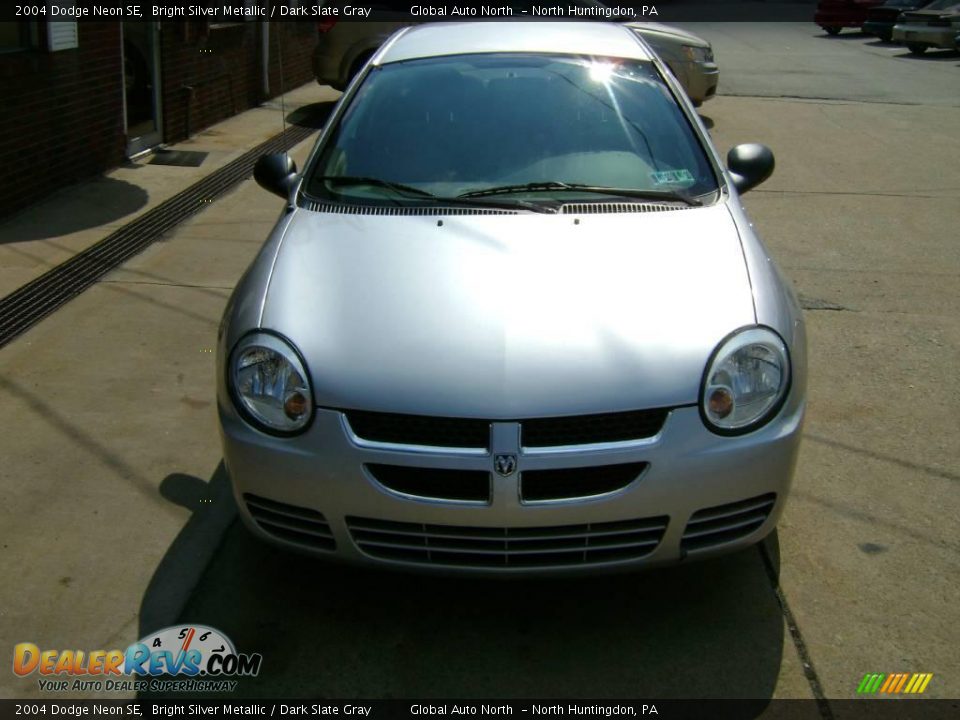 2004 Dodge Neon SE Bright Silver Metallic / Dark Slate Gray Photo #2