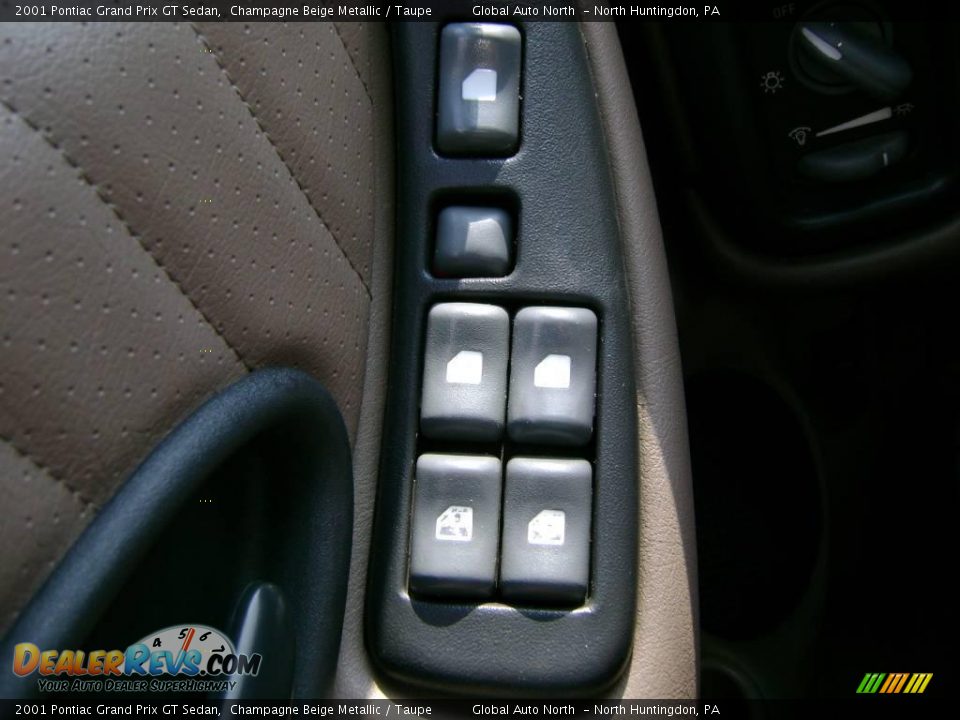 2001 Pontiac Grand Prix GT Sedan Champagne Beige Metallic / Taupe Photo #11