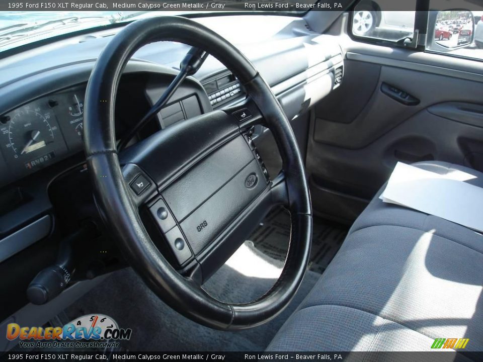 Gray Interior - 1995 Ford F150 XLT Regular Cab Photo #7