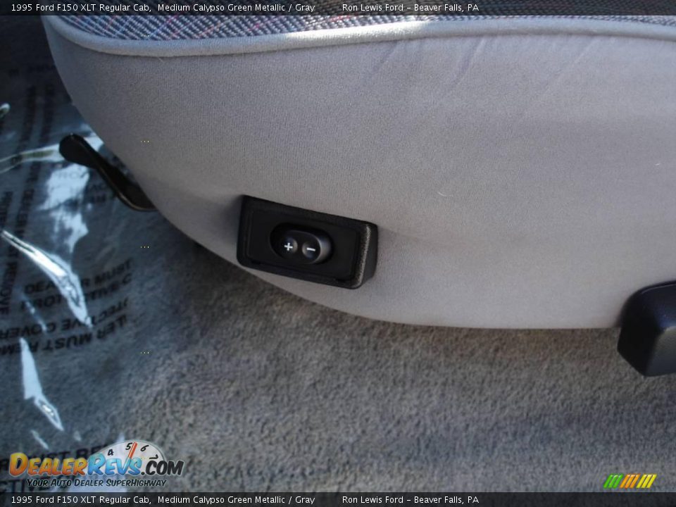 1995 Ford F150 XLT Regular Cab Medium Calypso Green Metallic / Gray Photo #9