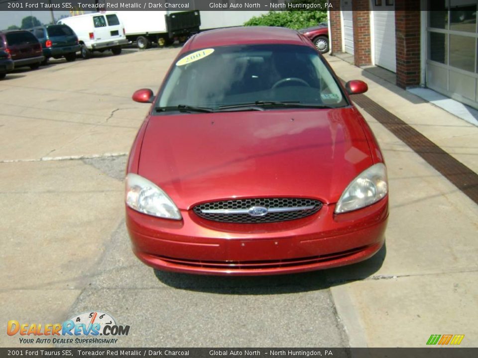 2001 Ford Taurus SES Toreador Red Metallic / Dark Charcoal Photo #2