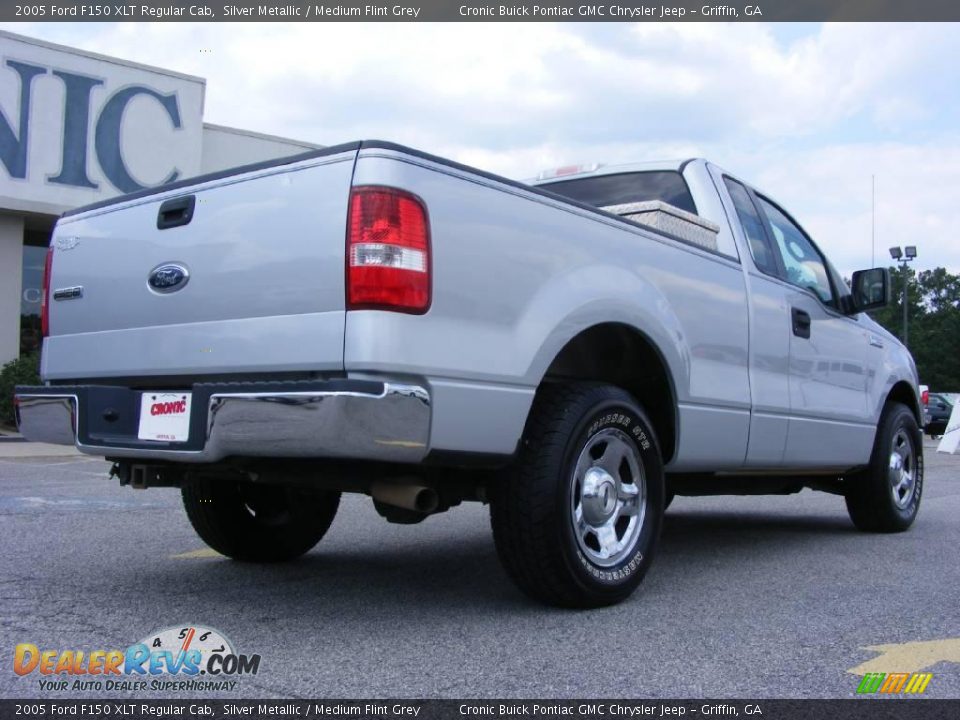 2005 Ford F150 XLT Regular Cab Silver Metallic / Medium Flint Grey Photo #8
