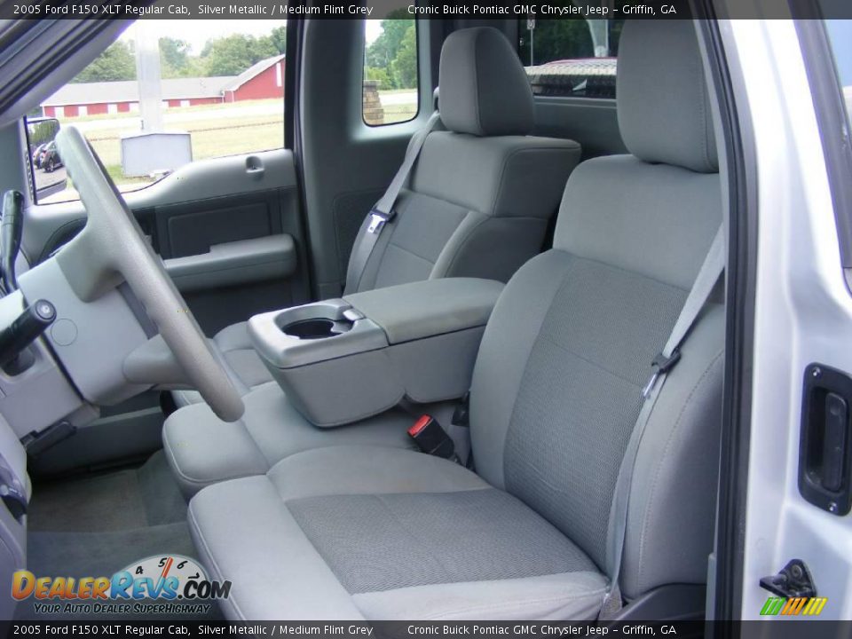 2005 Ford F150 XLT Regular Cab Silver Metallic / Medium Flint Grey Photo #11