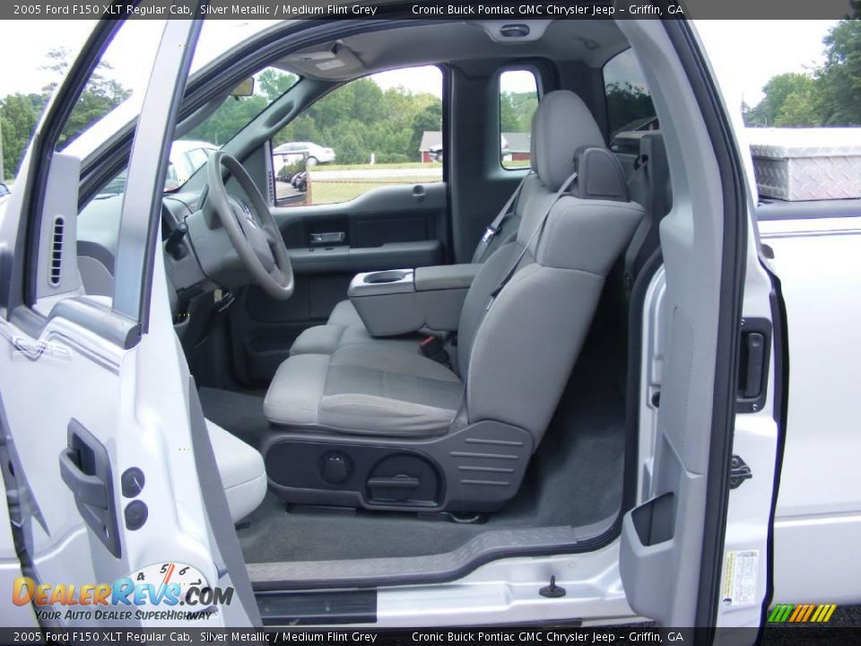2005 Ford F150 XLT Regular Cab Silver Metallic / Medium Flint Grey Photo #14