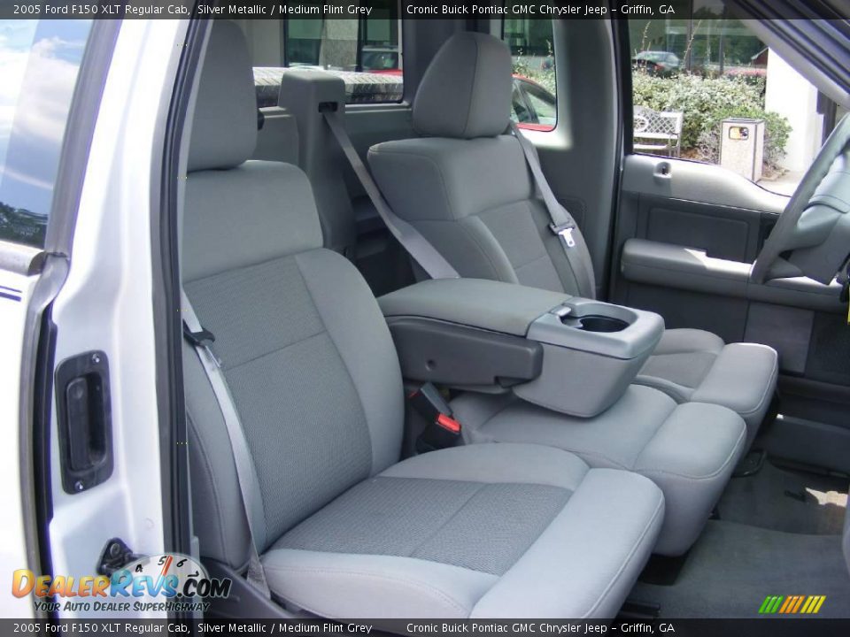 2005 Ford F150 XLT Regular Cab Silver Metallic / Medium Flint Grey Photo #16