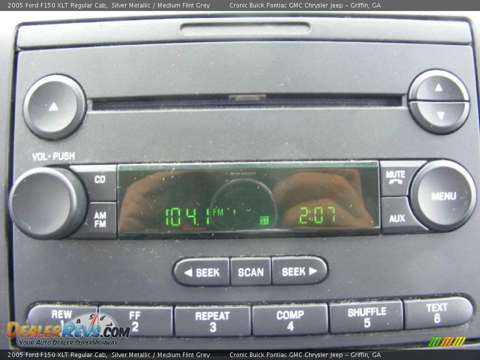 2005 Ford F150 XLT Regular Cab Silver Metallic / Medium Flint Grey Photo #22