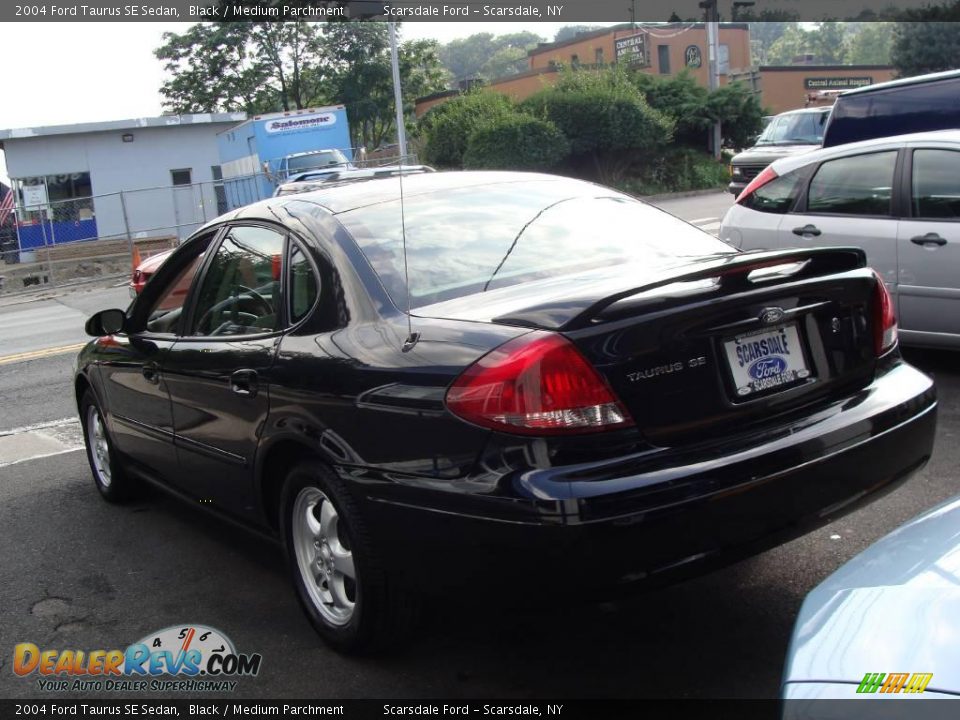 2004 Ford Taurus SE Sedan Black / Medium Parchment Photo #6