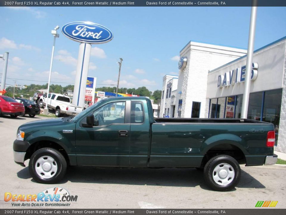 2007 Ford F150 XL Regular Cab 4x4 Forest Green Metallic / Medium Flint Photo #2
