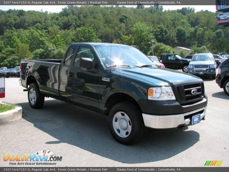 2007 Ford F150 XL Regular Cab 4x4 Forest Green Metallic / Medium Flint Photo #5
