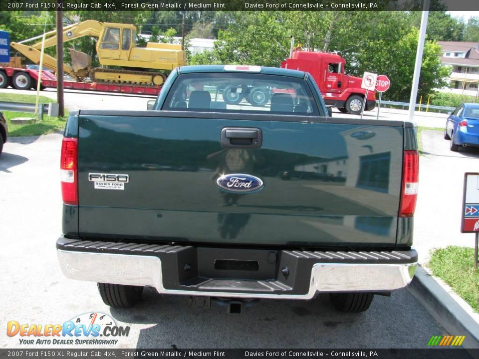 2007 Ford F150 XL Regular Cab 4x4 Forest Green Metallic / Medium Flint Photo #6