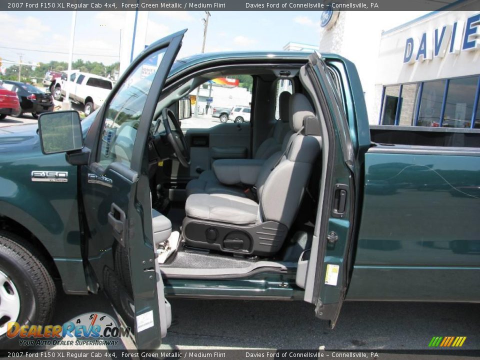 2007 Ford F150 XL Regular Cab 4x4 Forest Green Metallic / Medium Flint Photo #8
