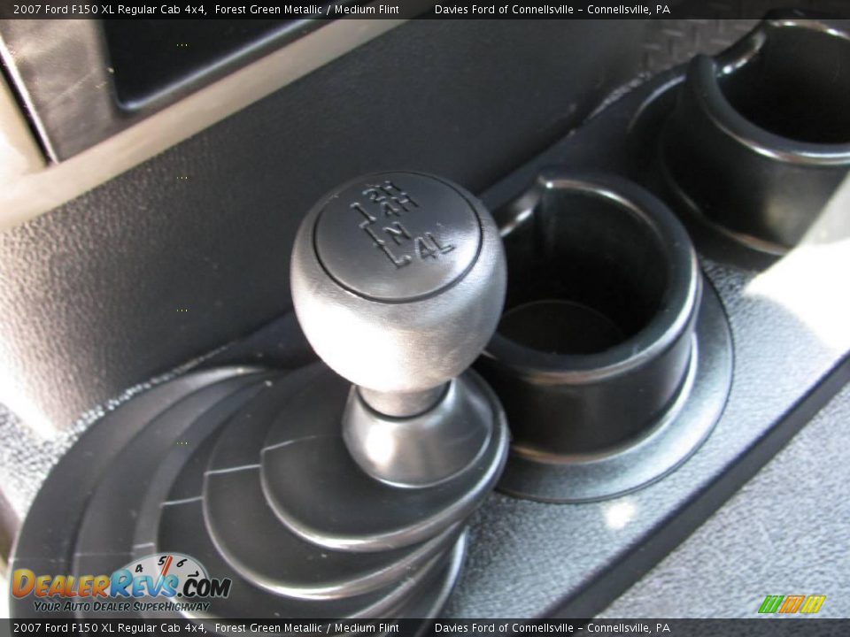 2007 Ford F150 XL Regular Cab 4x4 Forest Green Metallic / Medium Flint Photo #12