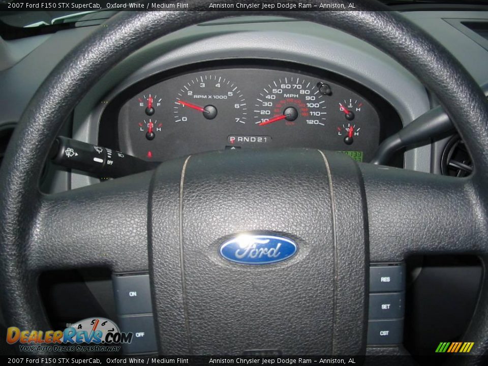 2007 Ford F150 STX SuperCab Oxford White / Medium Flint Photo #12