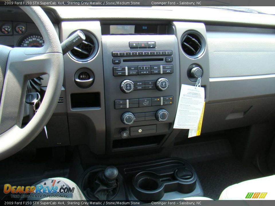 2009 Ford F150 STX SuperCab 4x4 Sterling Grey Metallic / Stone/Medium Stone Photo #24