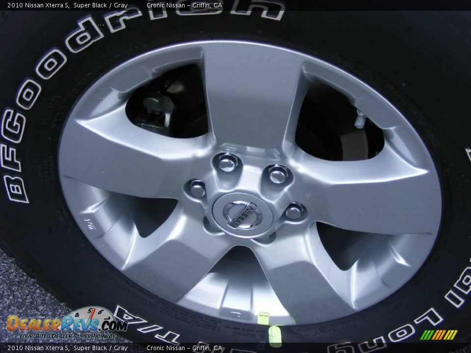 2010 Nissan Xterra S Super Black / Gray Photo #9
