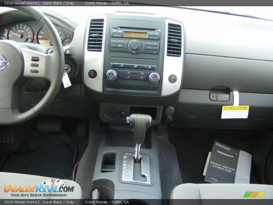 2010 Nissan Xterra S Super Black / Gray Photo #16